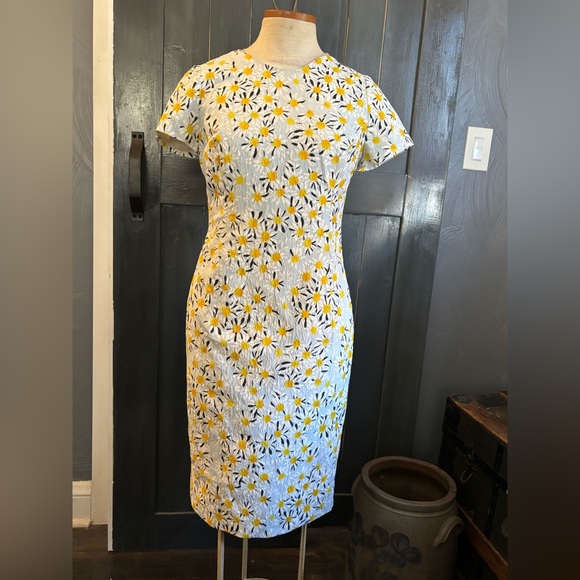 Carolina Herrera Yellow //White DAISY Floral Midi Dress sz 6 - Picture 1 of 14